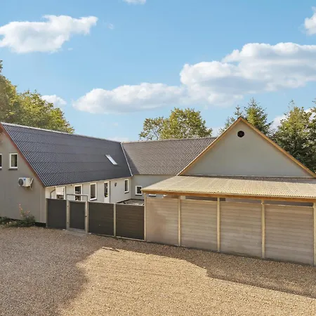 Hébergement de vacances 7 Bedroom Stunning In Omme