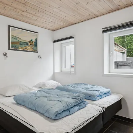 7 Bedroom Stunning In Sdr. Omme